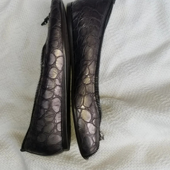 Donald‎ Pliner Pewter zip flats 6.5 NWT - Picture 4 of 9